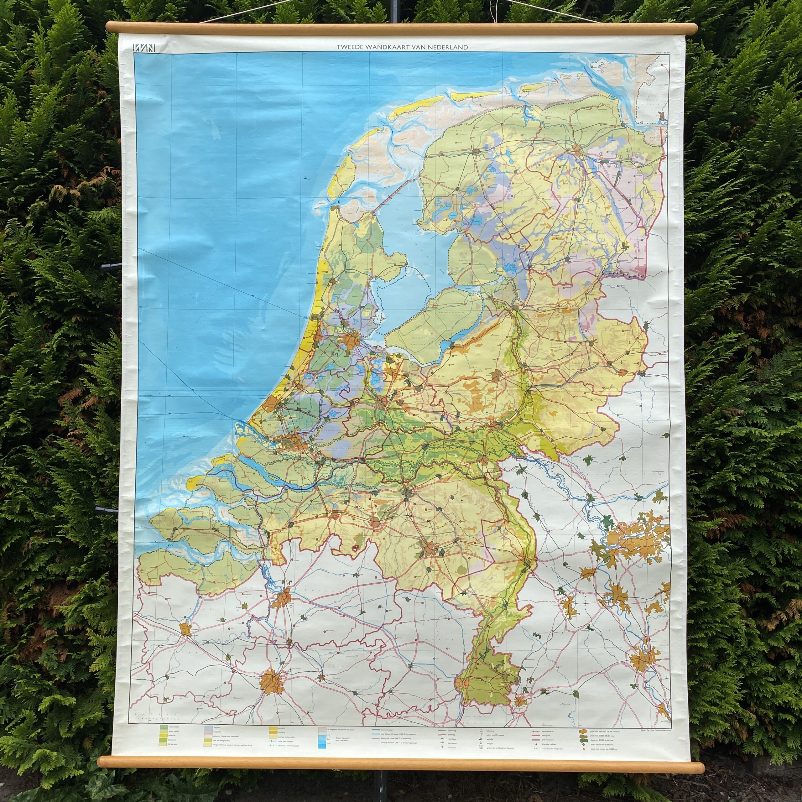 Tweede wandkaart van Nederland Wolters Noordhoff