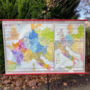 Europa in der Zeit der Ottonen und Salier. Een grote wandkaart van Westermann